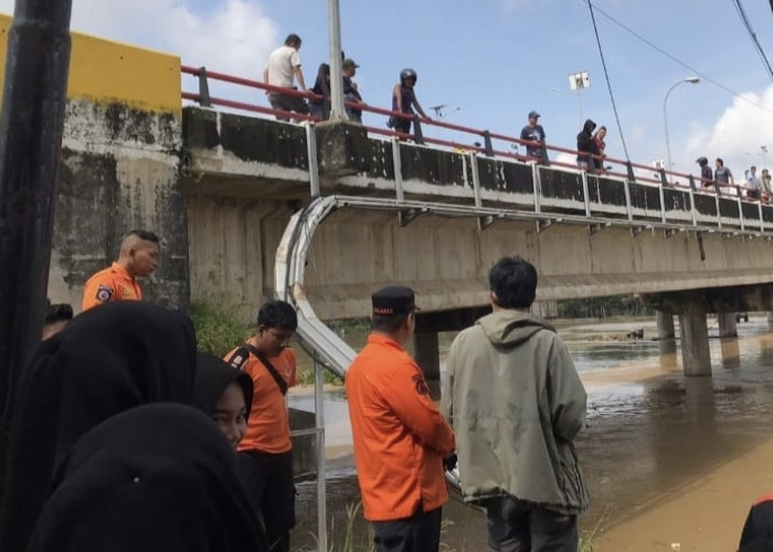 Pencarian Kernet Mobil Angkutan Telor yang Tenggelam di Sungai Tanjung Raja Ogan Ilir, Diperluas 4 Kilometer