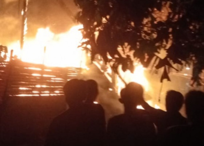 Niat Usir Nyamuk, Rumah di Muara Enim Ludes Terbakar