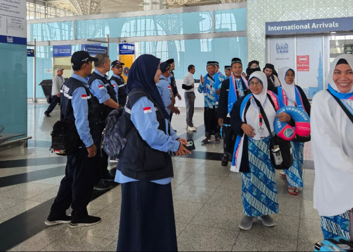 Kemenag Lakukan Pengawasan Ketat, Jemaah Haji Khusus Tiba di Tanah Suci