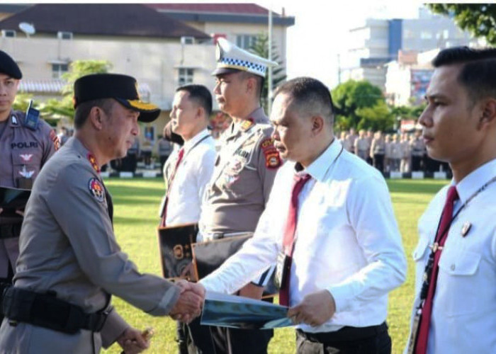 Undercover Buy Jadi Badut Tangkap Pelaku Curanmor, Kapolda Sumsel Apresiasi Unit Ranmor Diberangkatkan Umroh