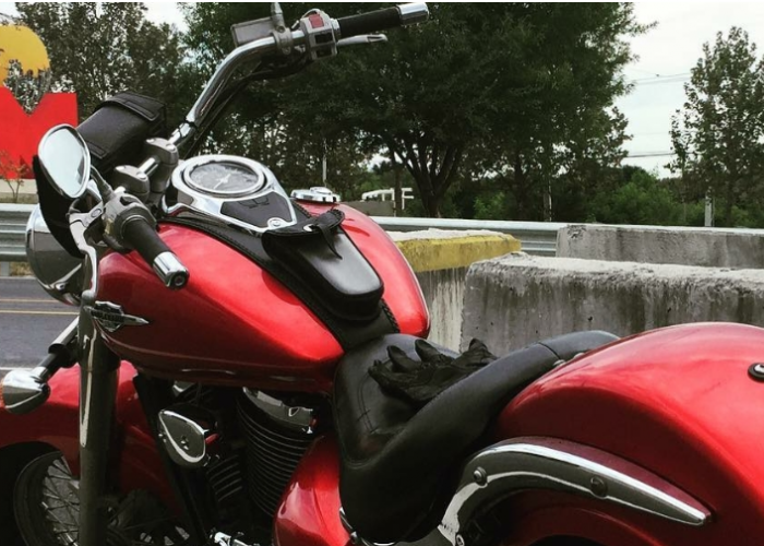 Ducati Diavel V4 vs Suzuki Boulevard C50, Mana Lebih Unggul untuk Touring Jarak Jauh?