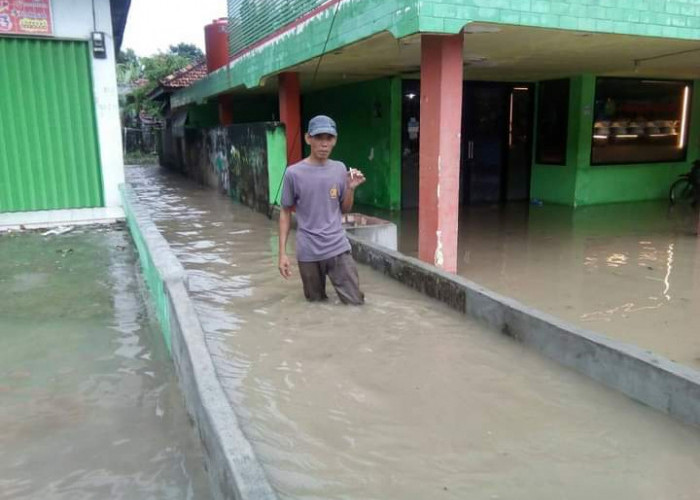 Hujan Deras Rendam Kota Prabumulih, PJ Wako Sebut Ada Enam Daerah Terparah