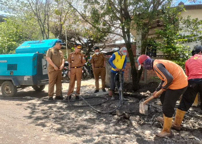 Perbaikan Jalan ini Ditinjau Sekda