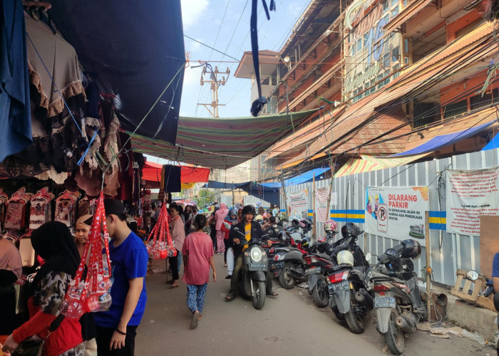 Pedagang Kaki Lima Nyaris Rugi! Omset Anjlok, Imbas Realokasi Lapak di Pasar 16 Ilir Palembang  