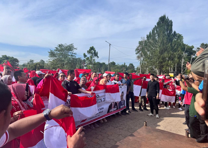 Penjabat Bupati Banyuasin Bagikan 10 Juta Bendera Merah Putih dalam Rangka Sambut HUT ke-79 RI