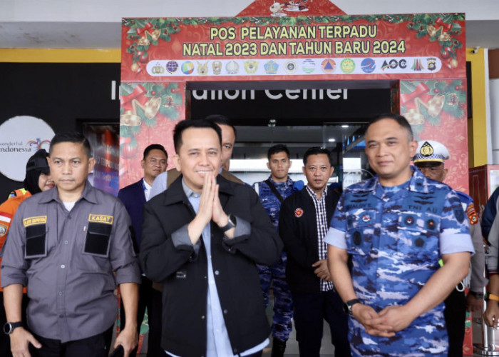 Pj Gubenur Sumsel Agus Fatoni Tinjau Posko Keamanan Tahun Baru di Bandara Sultan Mahmud Badaruddin II