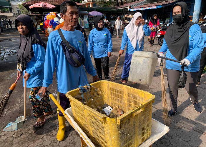 Hari Lingkungan Hidup Sedunia, Kabupaten OKI Bersih-bersih Pasar dari Sampah Plastik