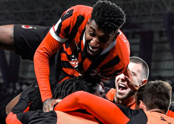 2 Milan Akhirnya Jumpa di Final Supercoppa Italia Usai Rossoneri Tekuk Nyonya Tua di Stadion Arab Saudi 2-1