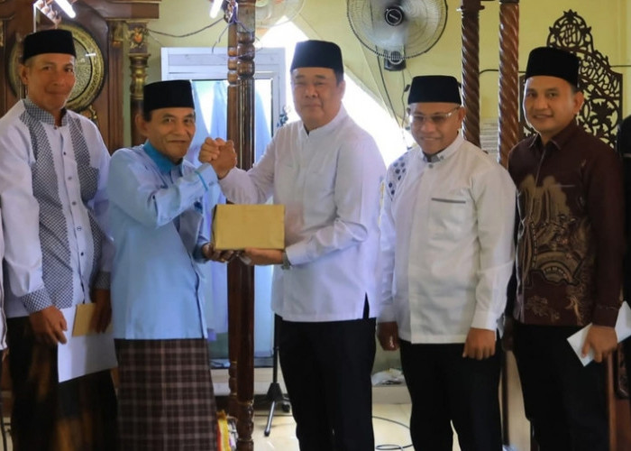 BAZNAS Ogan Ilir Salurkan Bantuan Syiar Islam di Masjid Desa Kamal Saat Safari Jumat Wagub Sumsel