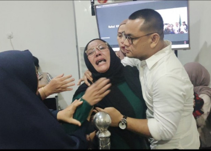 Tangis Keluarga Pecah Saat Dua Anggota DPRD OKU Divonis 4 Tahun 10 Bulan Penjara Kasus Fee Pokir OKU