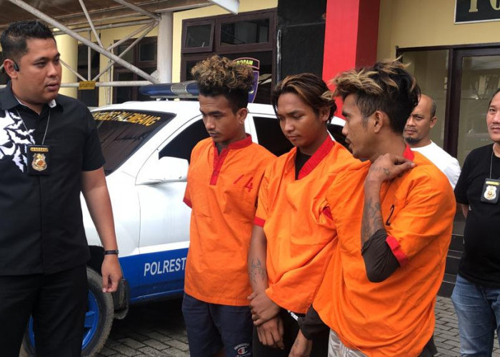 Pukul Korban, 3 Pelaku Begal di Palembang Bawa kabur Sepeda Motor 