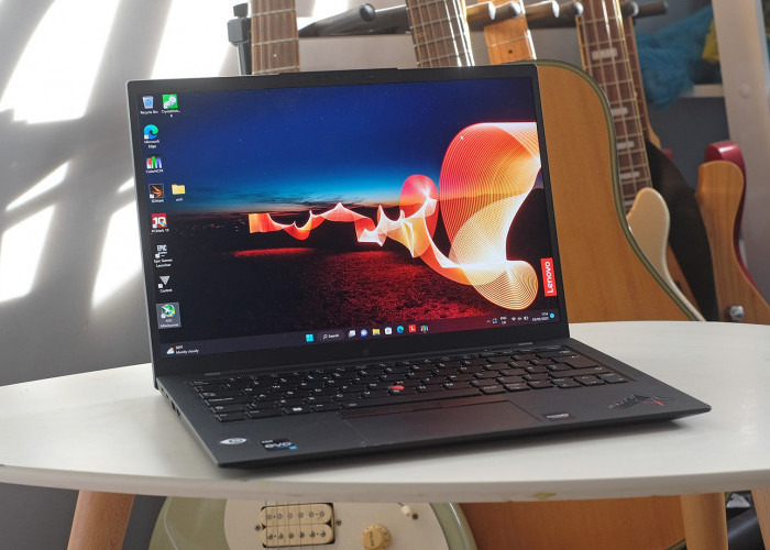 Lenovo ThinkPad X1 Carbon Gen 10, Laptop yang Terbuat dari Serat Karbon dengan Sasis Kokoh