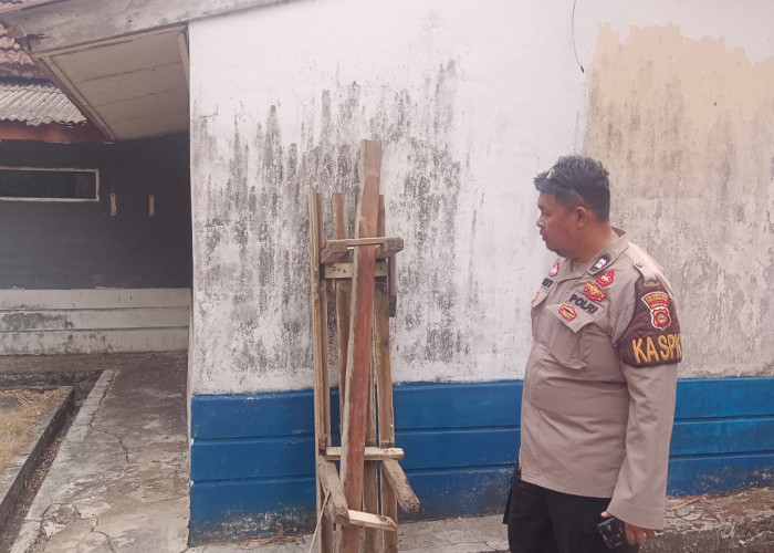 Pria Tanpa Identitas Membusuk di Klinik Kenten, Plafon Jebol Mayat Tergeletak di Lantai Pantry 