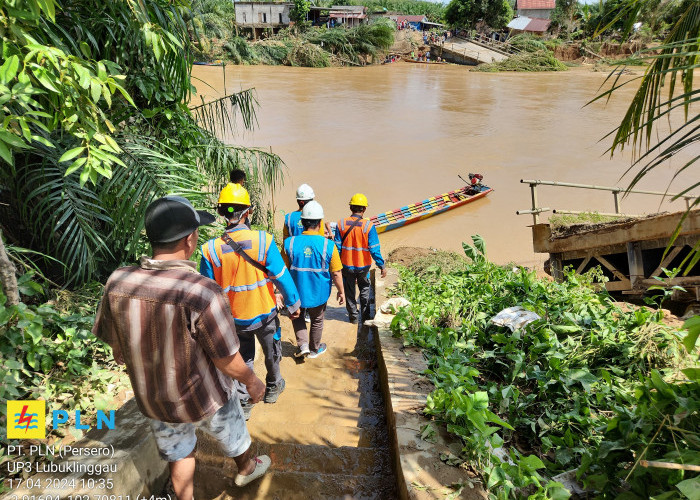 Mantap! PLN Pulihkan Kerusakan Kelistrikan hingga 90 Persen, Pasca Banjir Bandang di Muratara