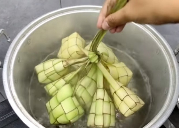 Resep Nenek Moyang yang tak Lekang Hingga Tahun Ini: Rahasia Agar Ketupat Tidak Cepat Basi dan Tetap Empuk