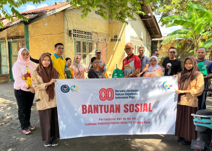 HUT ke-80 RI, Lapas Tanjung Raja Ogan Ilir Bagikan Bantuan Sosial untuk Keluarga Warga Binaan dan Masyarakat