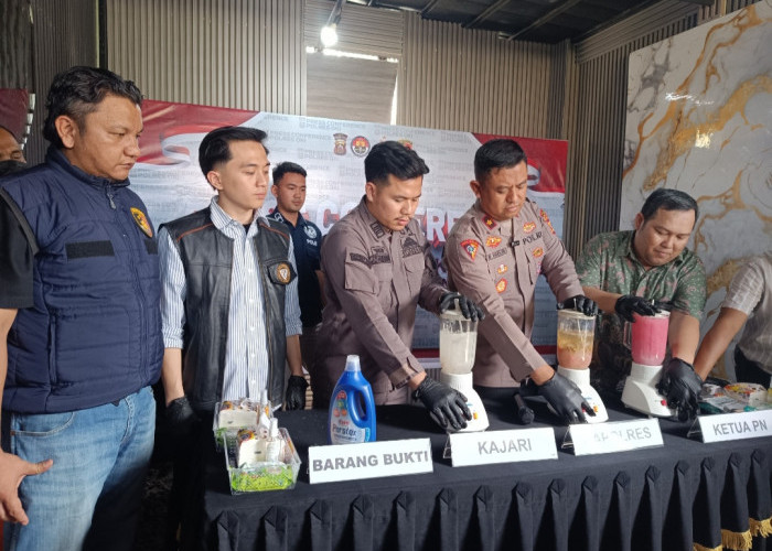 Barang Bukti Sabu-Sabu dan Ratusan Pil Ekstasi Senilai Rp800 Juta Dimusnahkan Polres OKI
