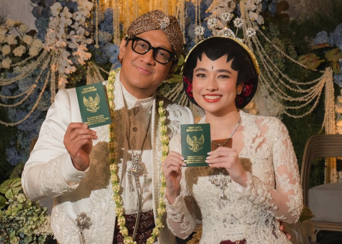 Resmi Jadi Suami-Istri, Andre Taulany dan Amanda Rigby Gelar Akad Bernuansa Jawa