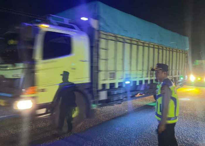Hindari Penumpukan di Pelabuhan Bakauheni Lampung, Polres Ogan Ilir Kandangkan Kendaraan Sumbu Tiga