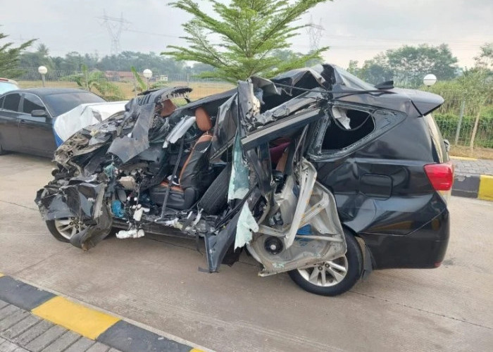 Ayah Emil Dardak Tewas Kecelakaan di KM 341 Ruas Tol Batang-Pemalang