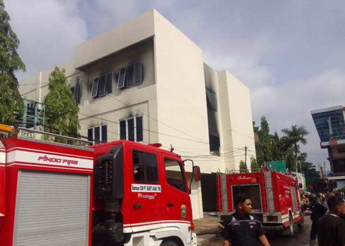  29 Matras Olahraga Ikut Terbakar dalam Gedung di Politeknik Negeri Sriwijaya Bukit Besar