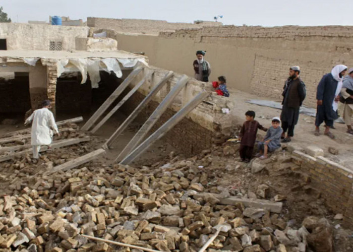 Banjir Landa Afganistan, 100 Orang Dilaporkan  Hilang Termasuk Wali Kota Parun
