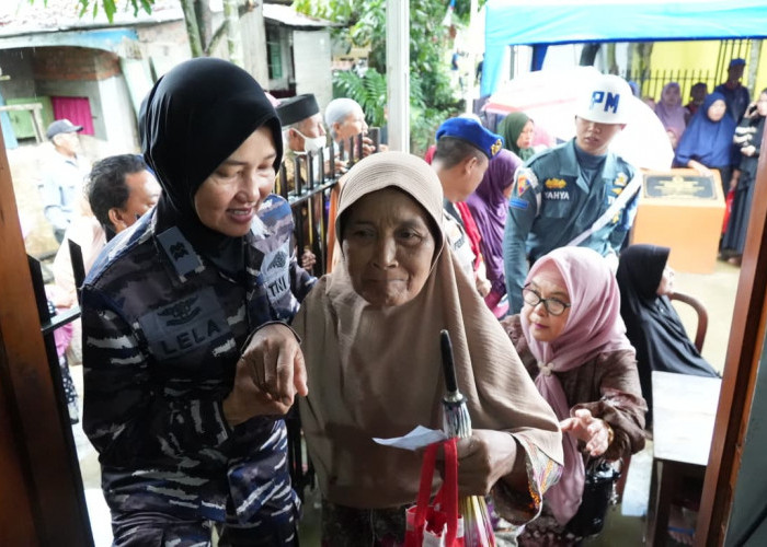 Semarak HUT Ke-66 Lanal Palembang, Gelar Baksos Hingga Cek Kesehatan Gratis Diserbu Lansia dan Anak-anak 