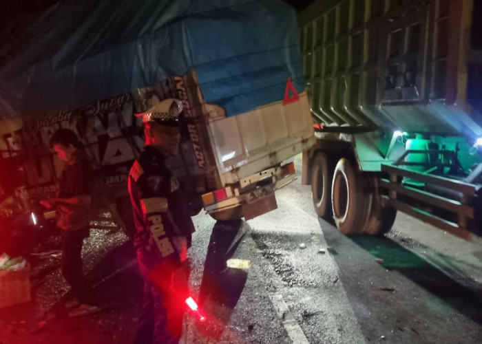 Sopir Lalai, 4 TrukTerlibat Kecelakaan Beruntun di Jalintim Muara Burnai II OKI