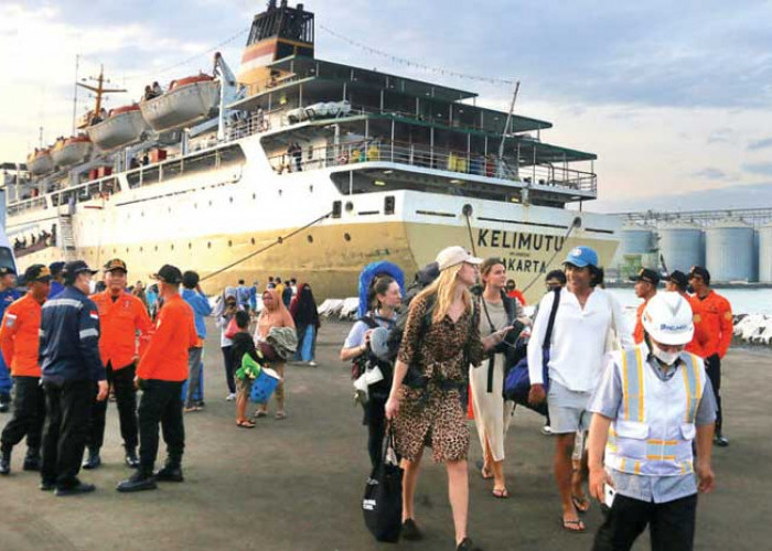 Alhamdulillah, Wisatawan Terjebak di Pulau Karimunjawa Berhasil Dievakuasi