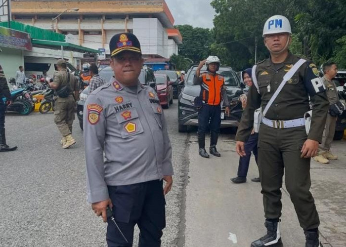 Kendaraan Keluarga Pasien di RS AK Ghani Diarahkan Parkir di Dinas Kebudayaan Palembang, Tindak Mobil Pedagang