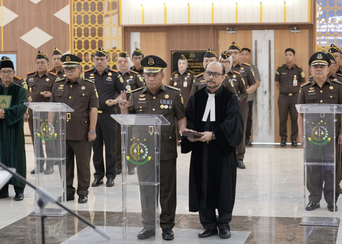 Ketut Sumedana Lantik Pejabat Eselon III dan IV Kejati Sumsel, Perkuat Kinerja dan Profesionalisme Institusi