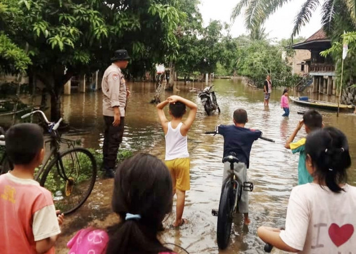 Sejumlah Rumah di Muara Kuang Ogan Ilir Mulai Terendam Banjir, Ini Imbauan Kapolsek 