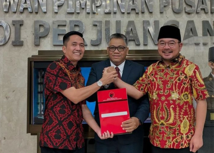 BREAKING NEWS! DPD PDIP Resmi Serahkan Dukungan B1KWK Pilwako Palembang Pada Ratu Dewa dan Prima Salam