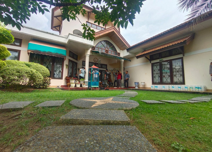 Rumah Eddy Hermanto Tersangka Korupsi Pasar Cinde Digeledah Penyidik Kejati Sumsel, Sita Dokumen 