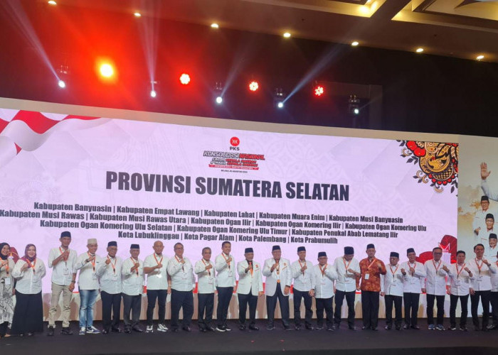 RESMI, PKS Sumatera Selatan Serahkan Surat B1KWK ke Cakada Cawakada Disaksikan Presiden