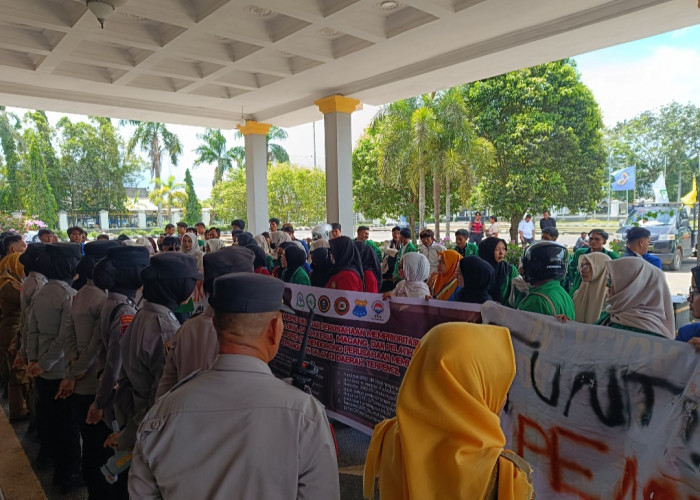 Mahasiswa OKI Datangi Kantor DPRD Sampaikan Tuntutan, Perusahaan Prioritaskan Tenaga Lokal 