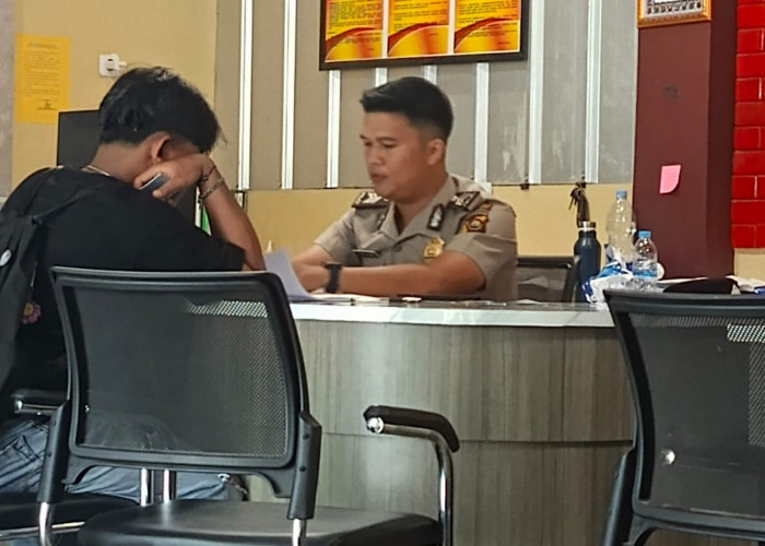 Tertarik Live Lelang iPhone Murah, Pemuda di Palembang Tertipu Rp5Juta 
