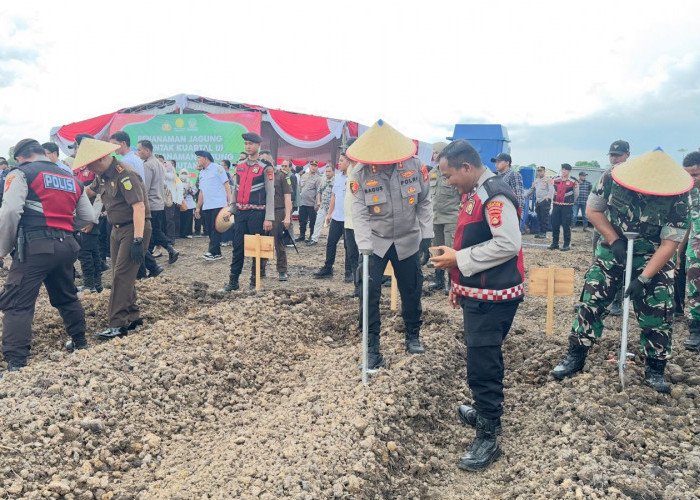 Wakapolda Sumsel Pimpin Penanaman Jagung Serentak Kuartal III Tahun 2025 di Desa Muara Baru Ogan Ilir
