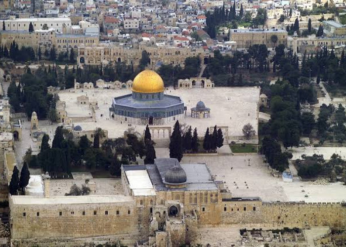 Tanah Palestina Bergetar, Kumandang Suara Azan Khas Indonesia Bergema di Masjid Al-Aqsa