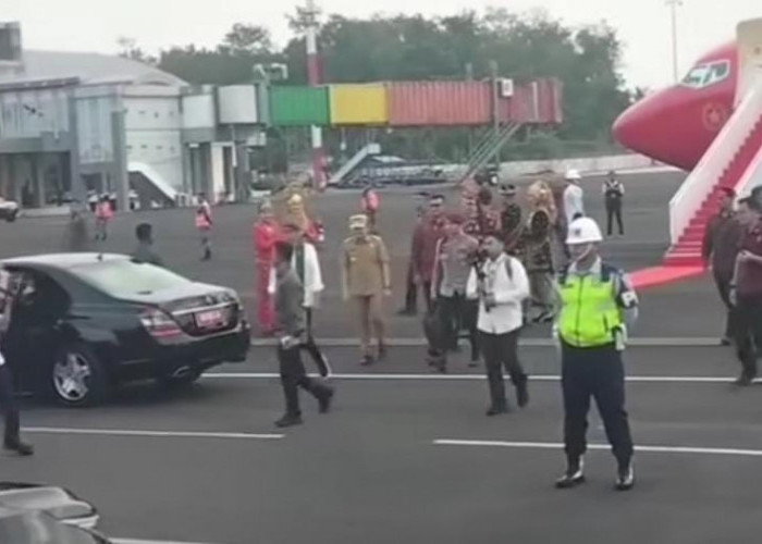 Presiden Joko Widodo Mendarat di Lubuklinggau Disambut Hangat Warga, Berikut Agendanya di Mura dan Muratara