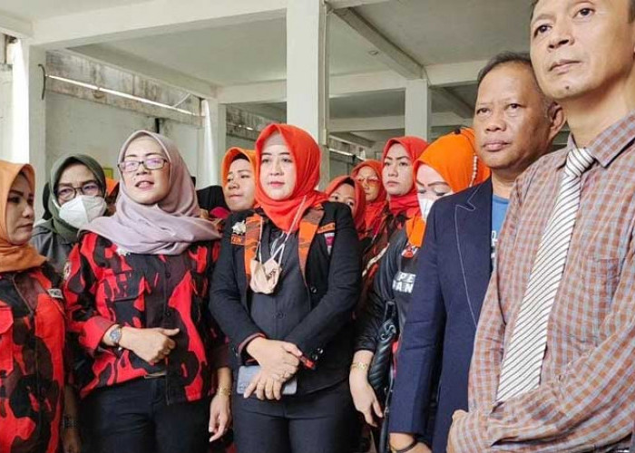 Puluhan Srikandi Pemuda Pancasila Geruduk PN Palembang, Ada Apa?