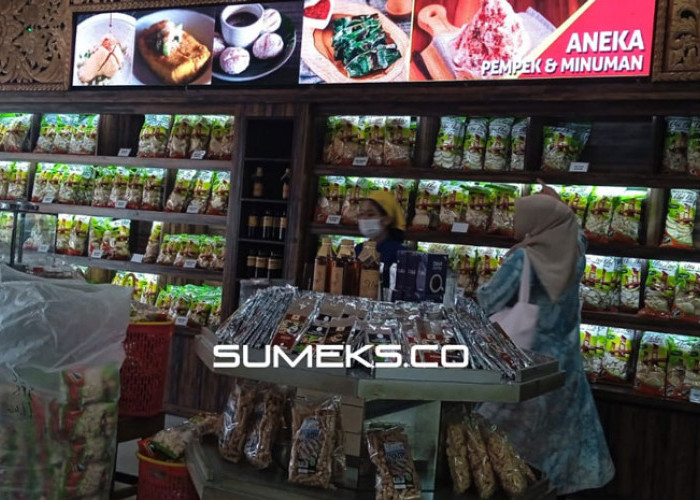 Pempek Candy Bandara SMB II Palembang Banjir Order, Paket Terjauh ke Kalimantan