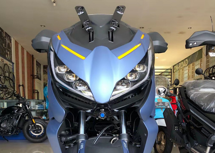 Motor Gede Matik Serba Tombol, Zontes 368e Dilengkapi Kamera Depan Belakang Buat Bikin Konten 