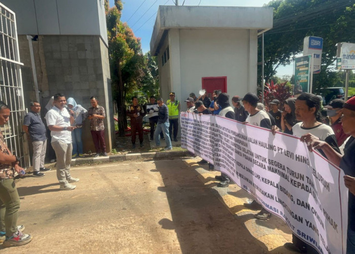 Aktivis SIRA Geruduk Kejati Sumsel, Desak Usut Proyek Jalan Hauling PT Levi Bersaudara Abadi