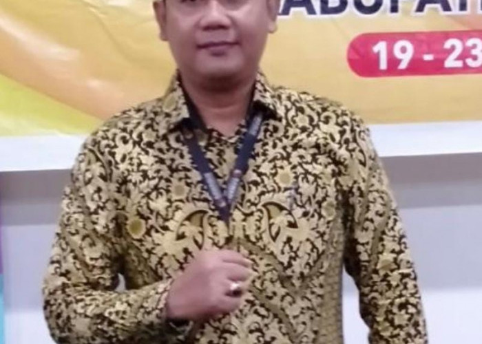 Tak Elok, Spanduk Bacaleg Bertebaran di Halaman Masjid Kabupaten Banyuasin