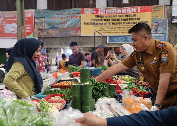 Usai Sidak Pasar, Sekda Palembang Aprizal Hasyim Pastikan Stok Sembako Stabil dan Aman 