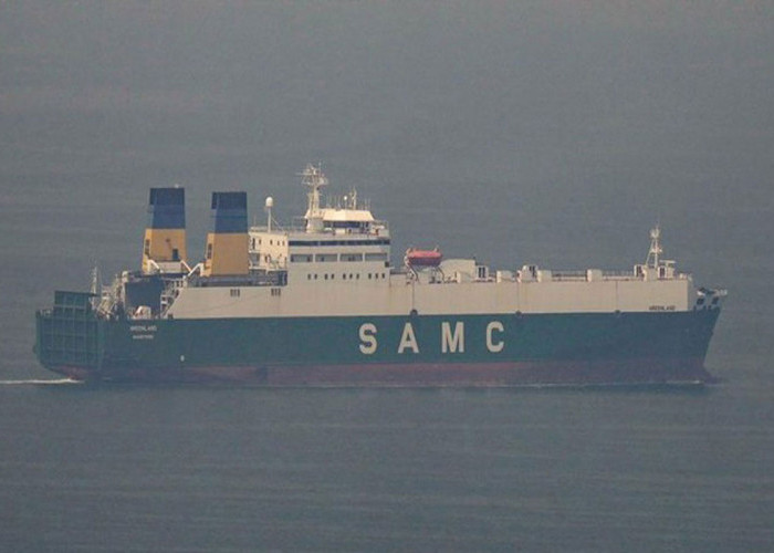Militer AS Tembakkan Rudal ke Kapal Kargo di Selat Hormuz