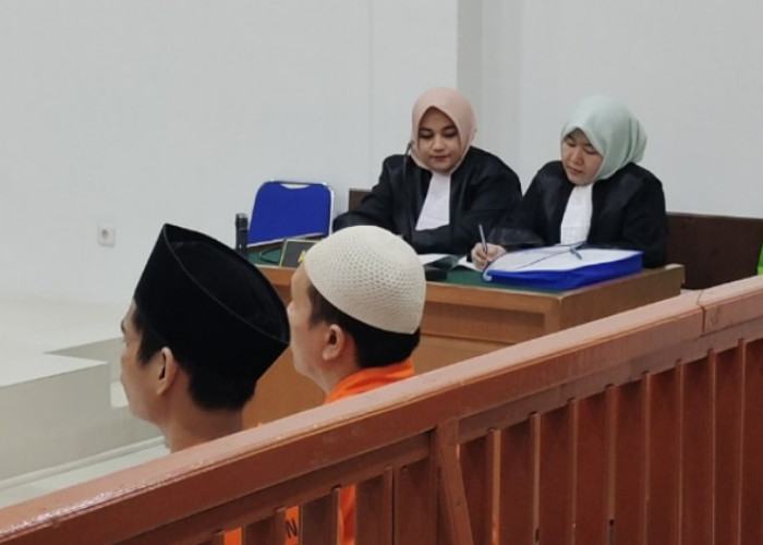 Tangis Mira Ibu Terdakwa Kasus Karung Bekas J&T: Anaknya Dituduh Mencuri, Ganti Rugi Diminta Rp500 Juta