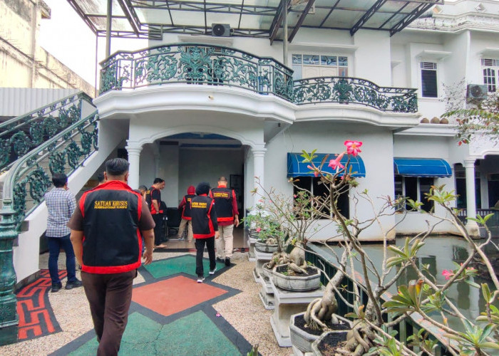 Rumah Mewah Harnojoyo Tersangka Korupsi Pasar Cinde Palembang Ikut Digeledah Kejati Sumsel