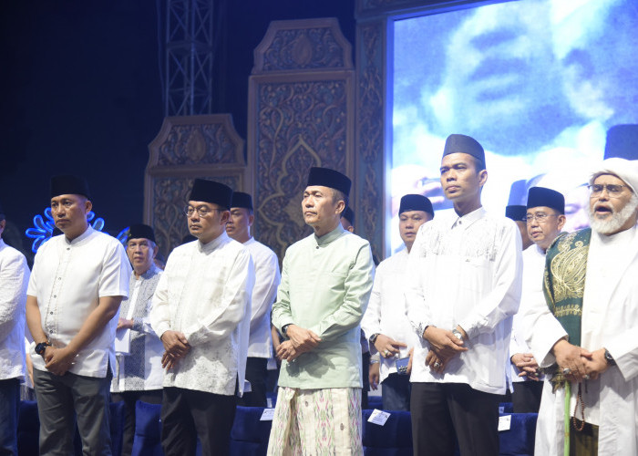 Ratu Dewa Kukuhkan Pengurus Forum Ukhuwah Ulama Umrah Kota Palembang Periode 2026 - 2030